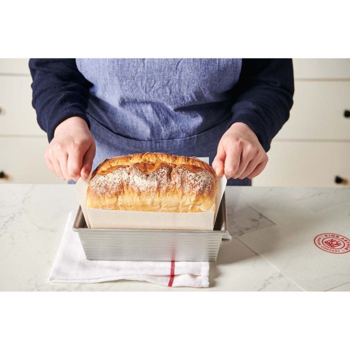 LOAF PAN LIFTER