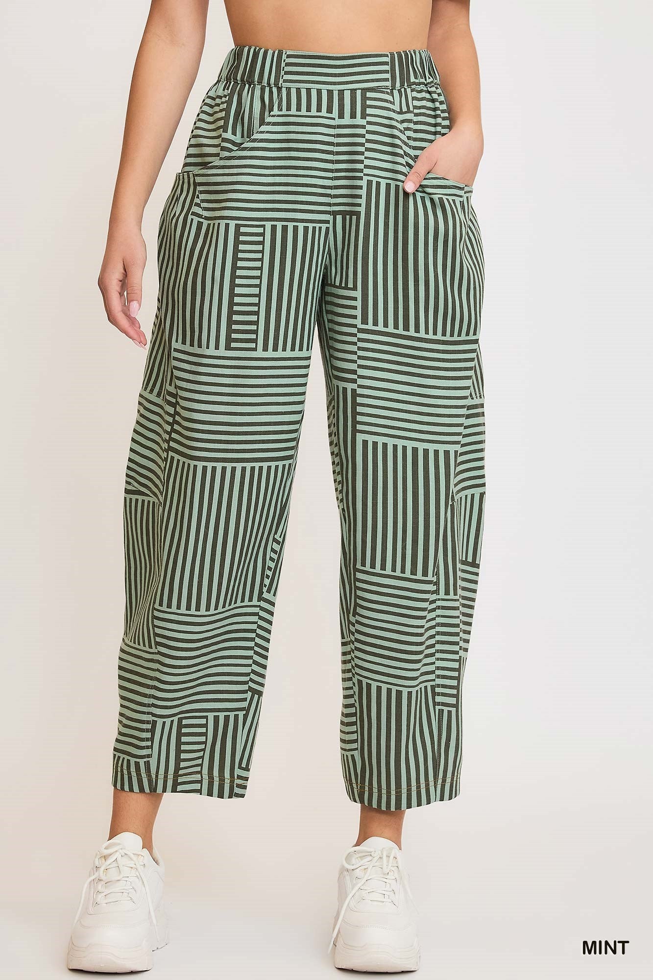 UMGEE WASHED BARREL FIT PANTS