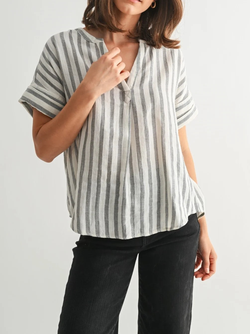 FUN2FUN TOP WITH BACK BUTTONS