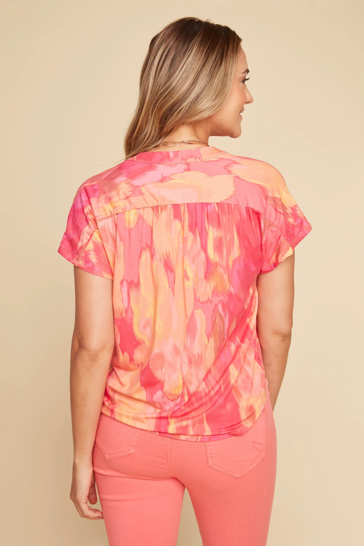 RENUAR WOVEN SHORT SLEEVE V NECK TOP