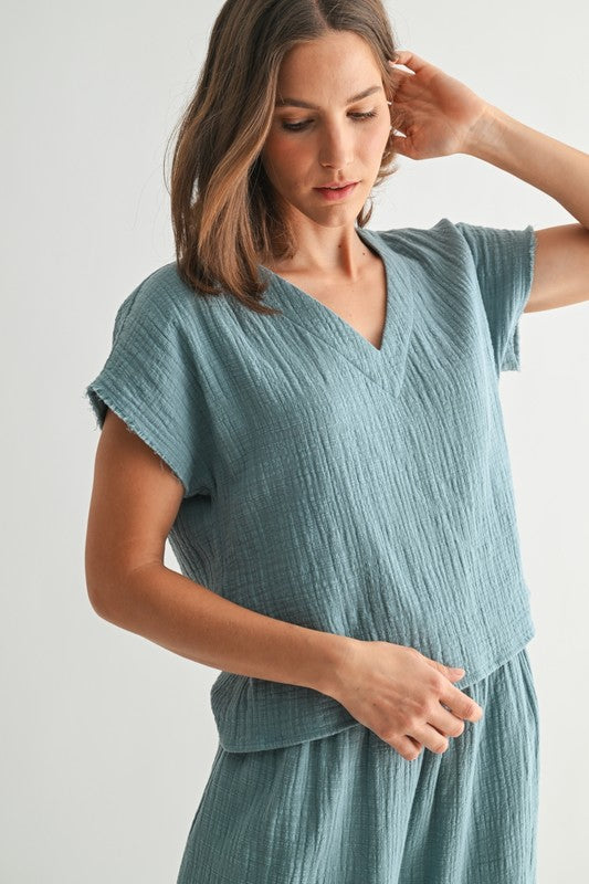GAUZE FRAY EDGE DETAIL TOP